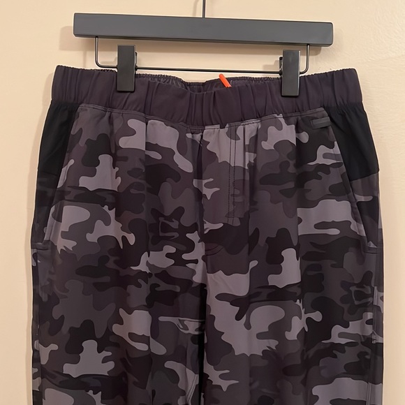 RARE Lululemon Men’s Precise Pant in Grey Camouflage - Picture 5 of 10